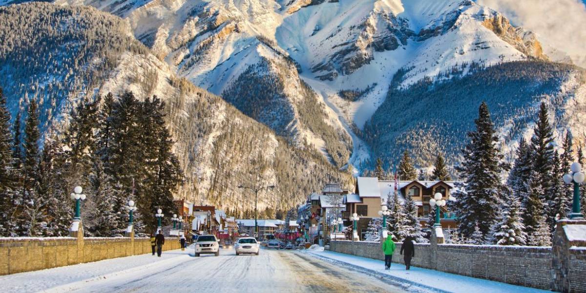 Alberta Issues Hundreds of Invitations Across Six Immigration Draws